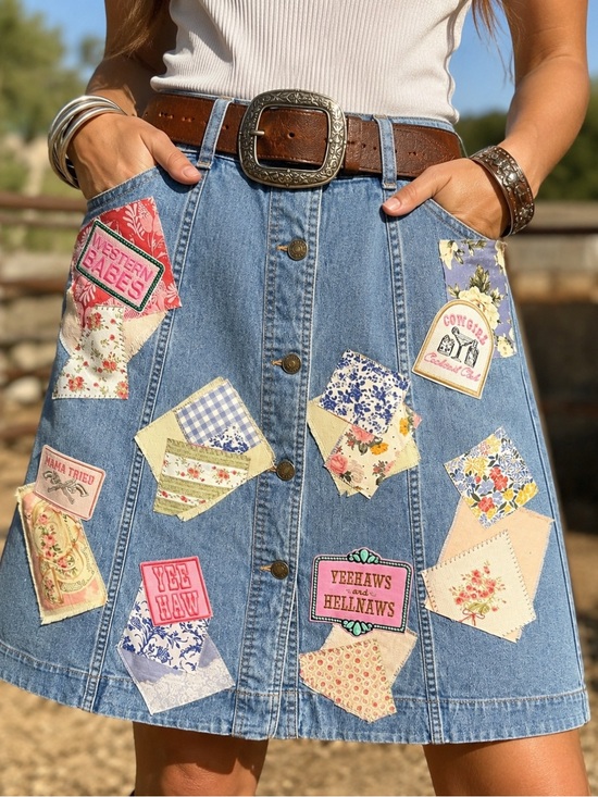 Chaps Dresses & Skirts - Chaps EUC Custom Western Graffiti
Patch Denim Skirt cotton/poly/elastane
Sz 4